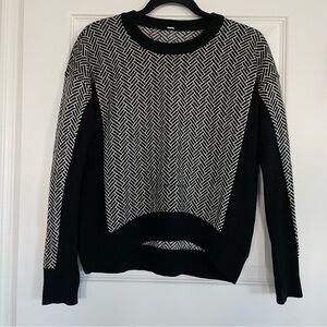 lululemon athletica Yogi Herringbone Black and White 100% Merino Wool Sweater